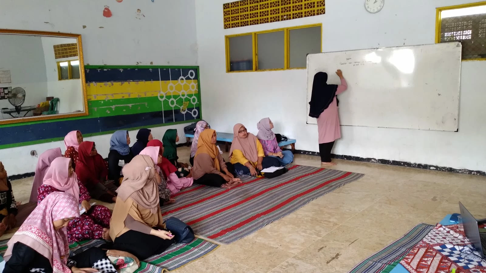 Di tengah semaraknya kegiatan sosial dan pemberdayaan, sebuah acara istimewa menghiasi hari Ibu - ibu Fatimiyah JATAYU (Jamaah Tatanan Wahyu) dari berbagai perwakilan cabang se-Nusantara.